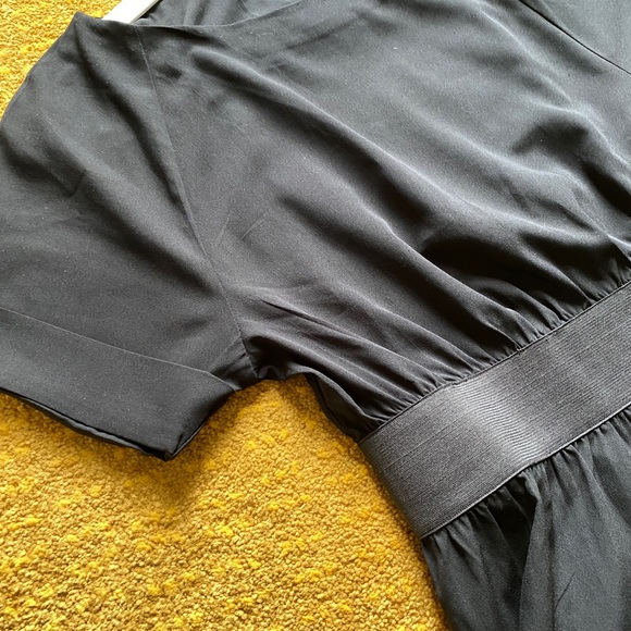 Banana Republic shirt silk. - Picture 2 of 5